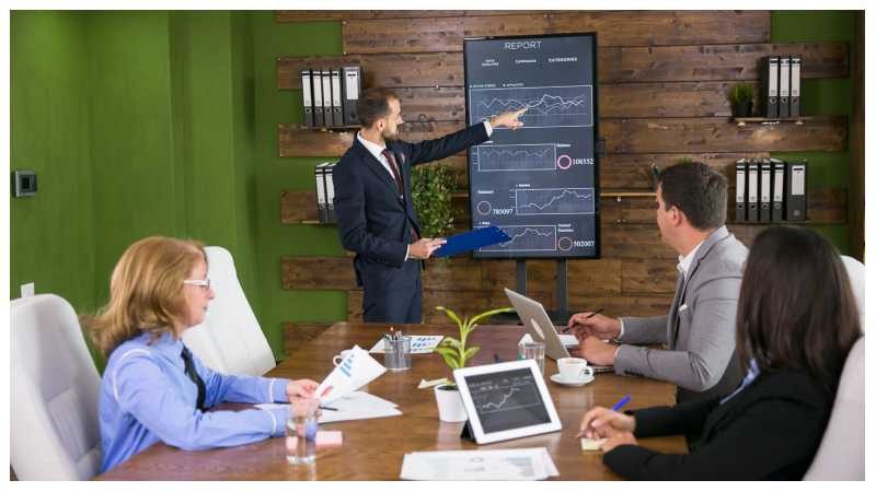 RoarLeveraging Business Infoguide by Riproar